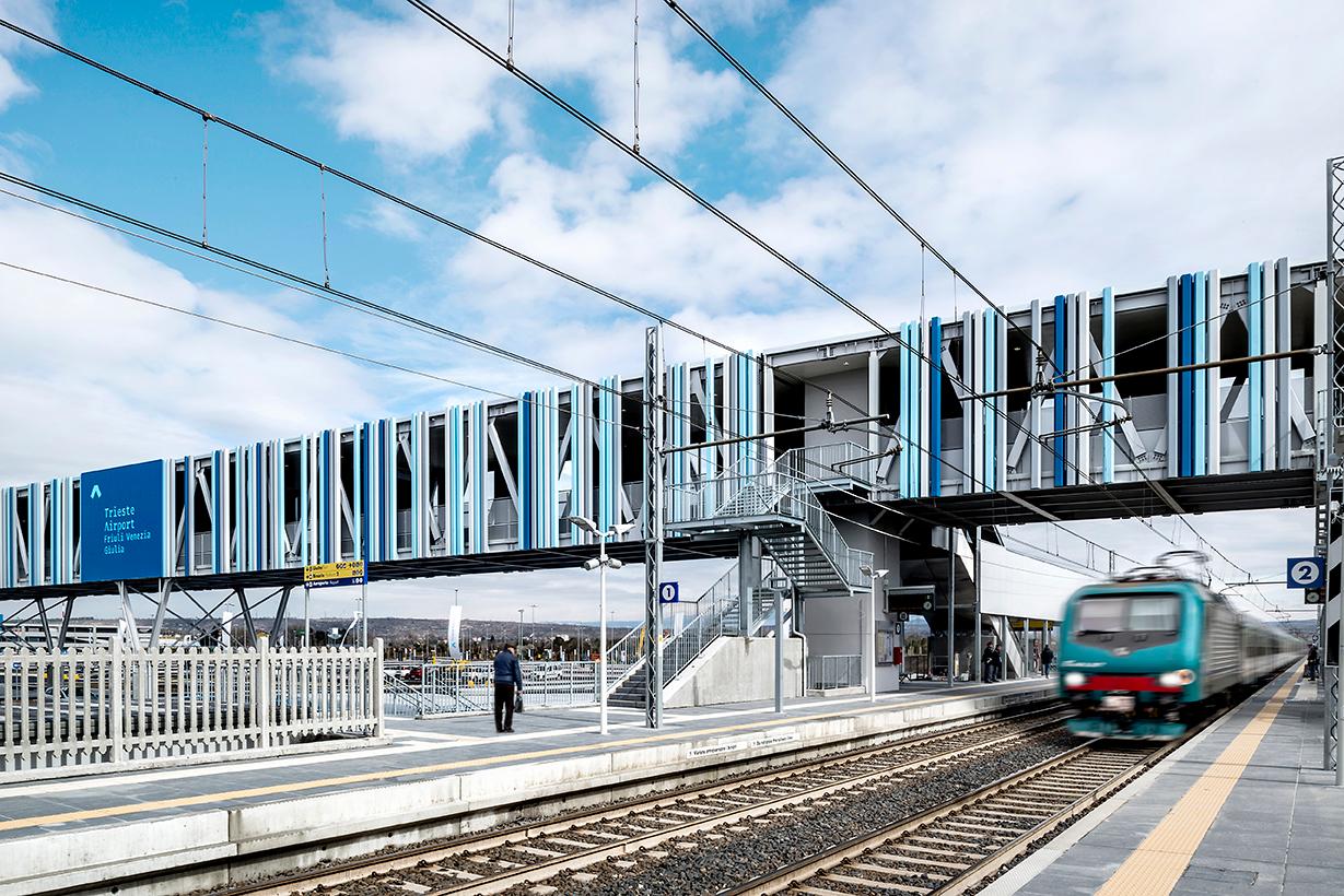 Immagine per Rfi potenzia il traffico treni, pressing Pd contro i passaggi a livello a Ronchi